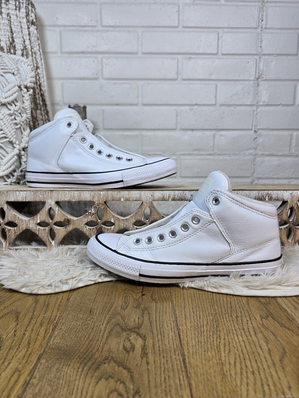 Converse White CTA High Top Leather Sneakers Size 9 Womens - Picture 3 of 11